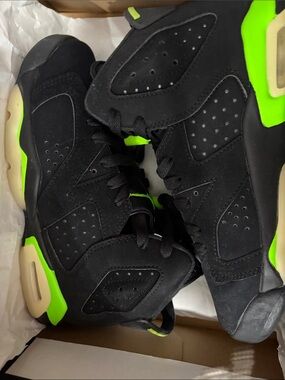 Jordan Kids Black and Neon Green Sneakers